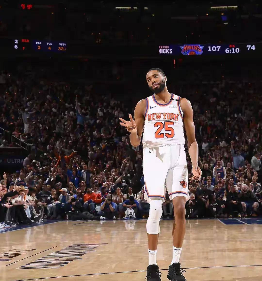 包含猛龙主场大胜尼克斯，继续领跑东部的词条