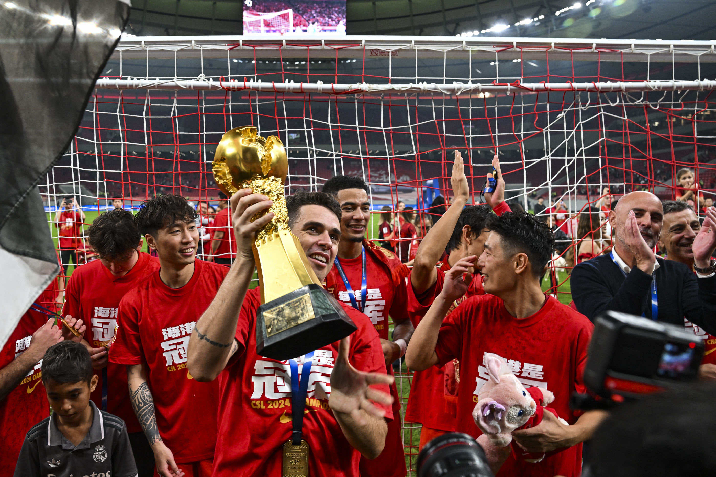 中超联赛迎来新赛季,球迷期待精彩表现 中超联赛迎来新赛季,球迷期待精彩表现