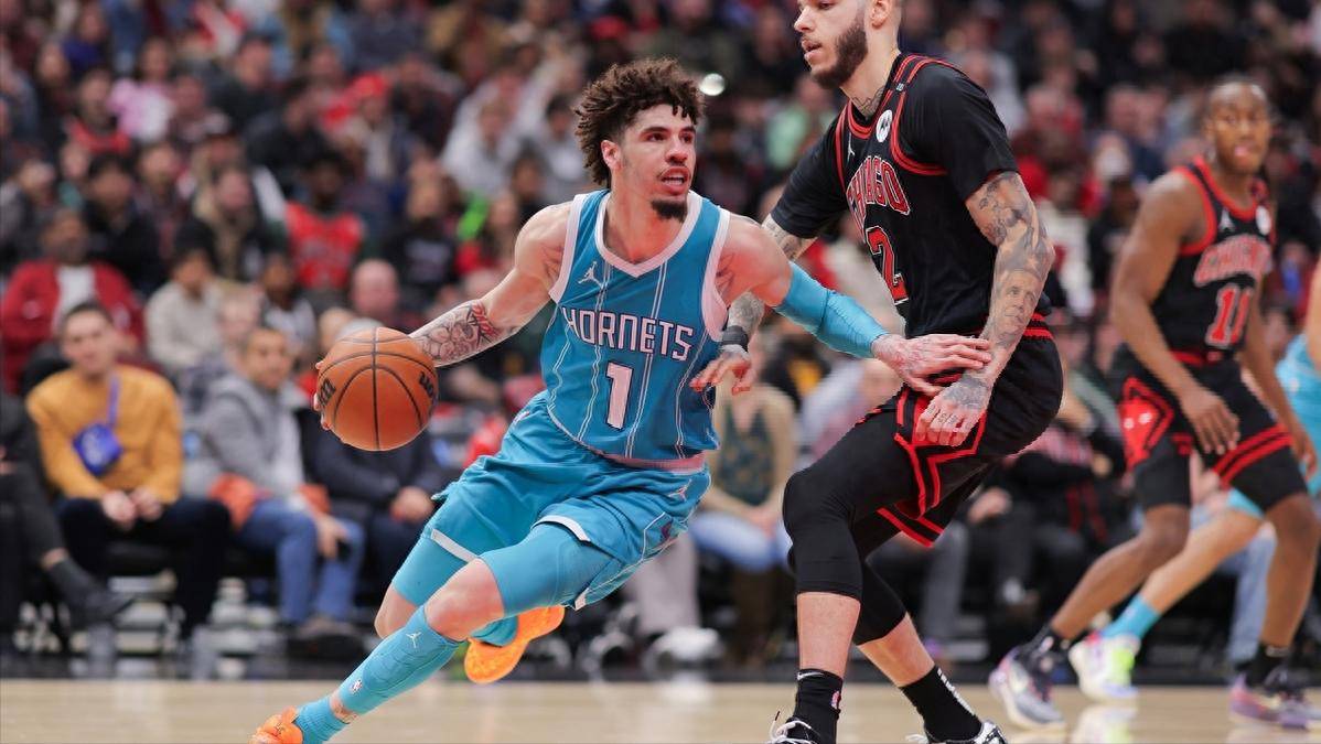 开拓者客场战胜黄蜂，止住低迷