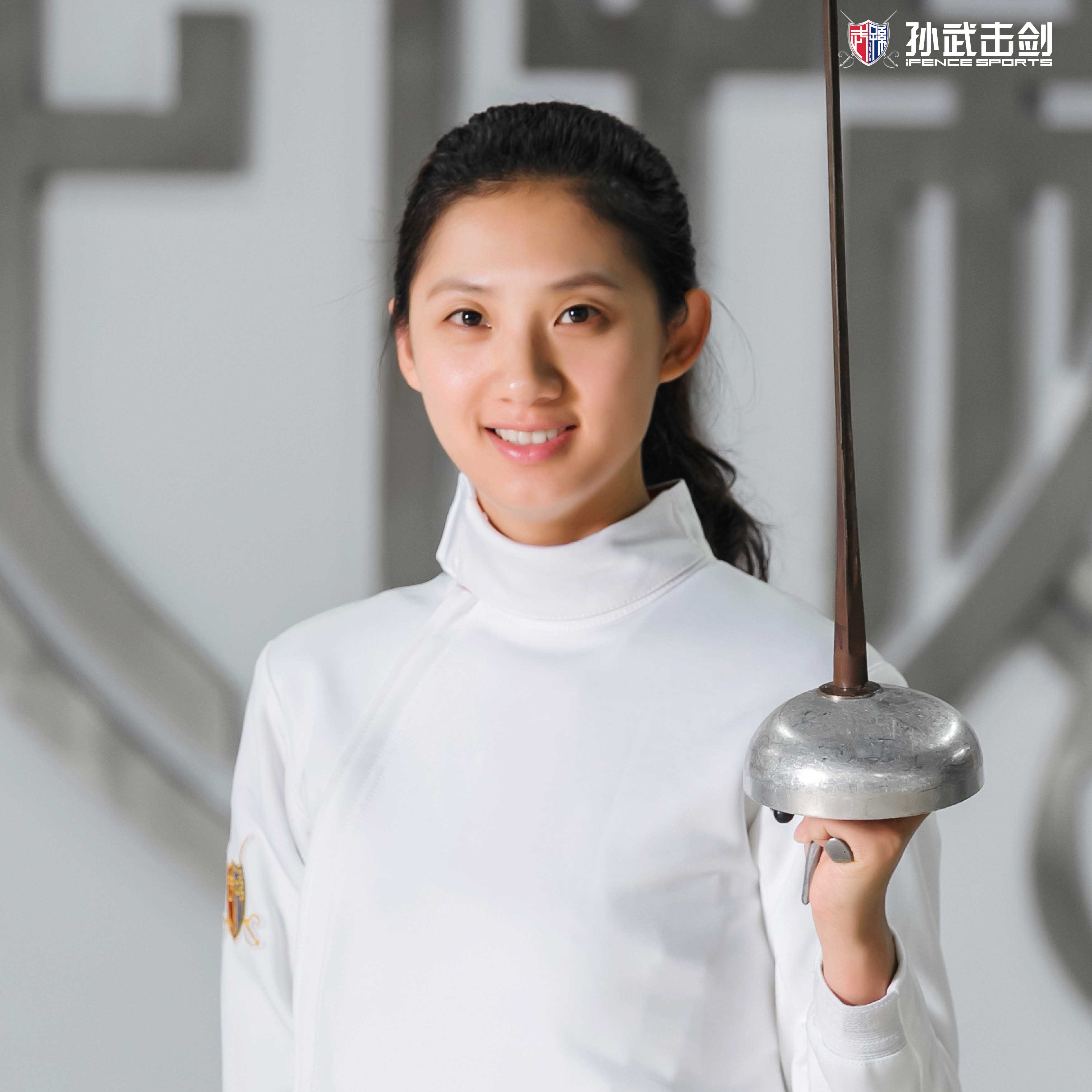 包含青年击剑选手成为焦点,技艺精湛的词条 包含青年击剑选手成为焦点,技艺精湛的词条